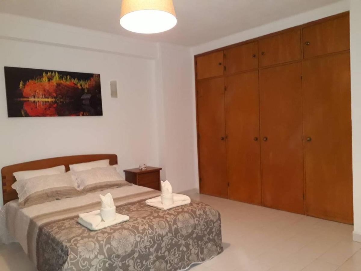 Apartamento T1 Com Piscina, Em Montechoro, Albufeira, Algarve Appartement *