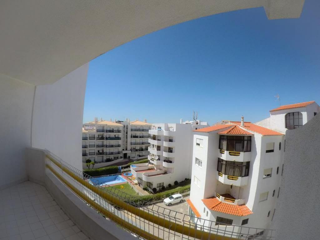Apartamento T1 Com Piscina, Em Montechoro, Albufeira, Algarve Albufeira
