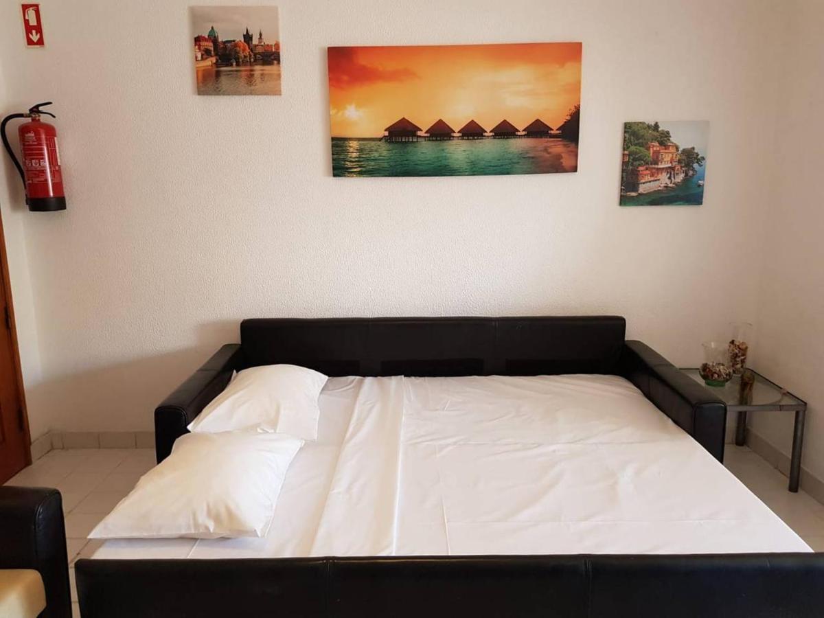 Apartamento T1 Com Piscina, Em Montechoro, Albufeira, Algarve *