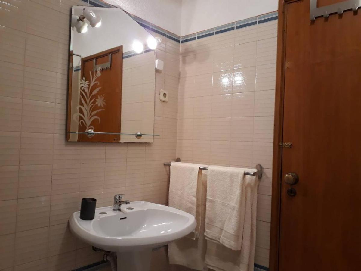 Apartamento T1 Com Piscina, Em Montechoro, Albufeira, Algarve Apartment *